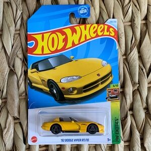 Hot Wheels 1992 Car 92 Dodge Viper RT/10 Yellow Car HotWheels Exotics New 2024